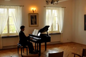 Dwór w Strzyżewie k. Żelazowej Woli / Recital Chopinowski